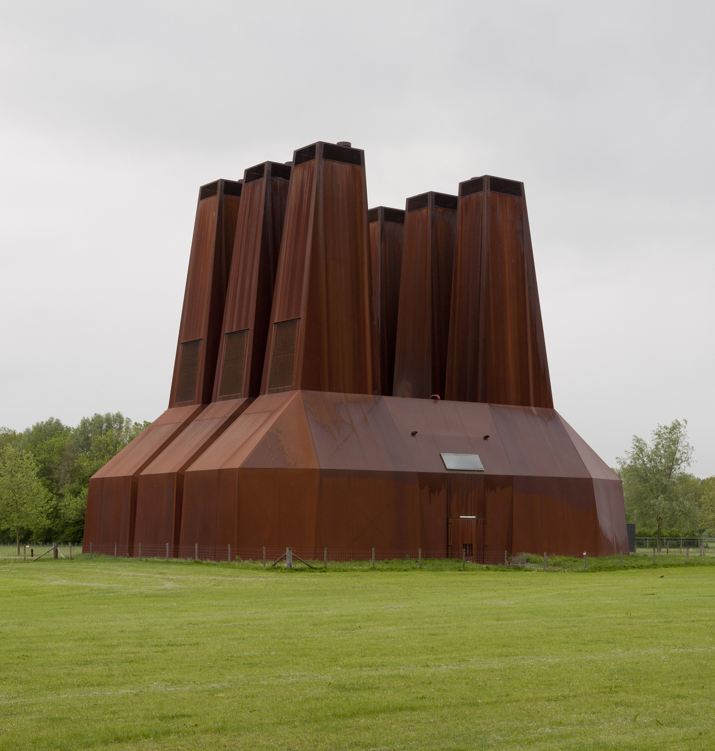 Champions and dark horses