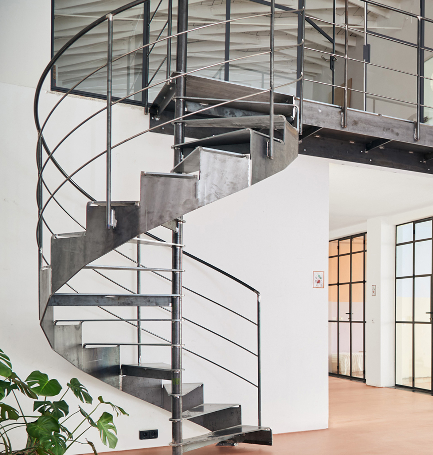 Spitzbart: CUT IT! Spindeltreppe von Max Wehberg