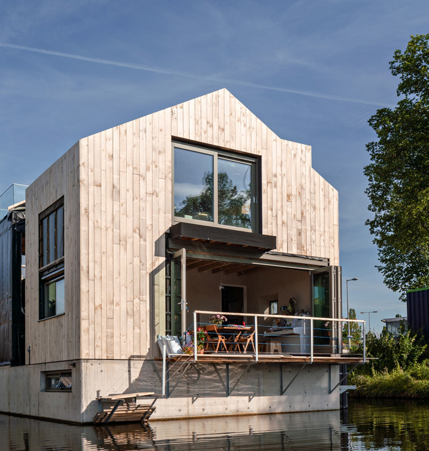 Revealing alternatives