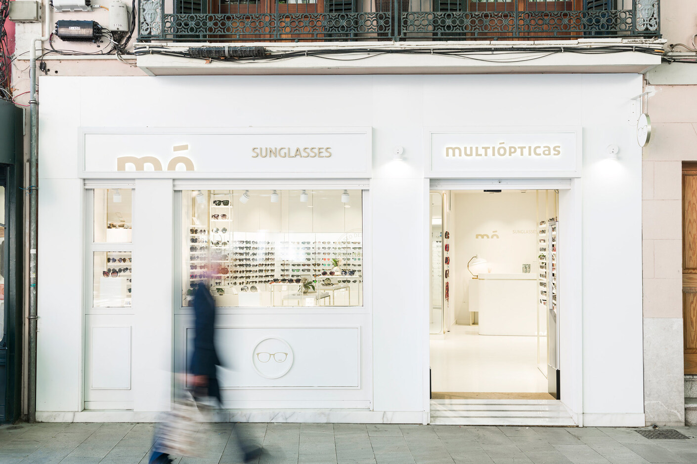 Multiopticas Palma de Mallorca 0101. White Nature