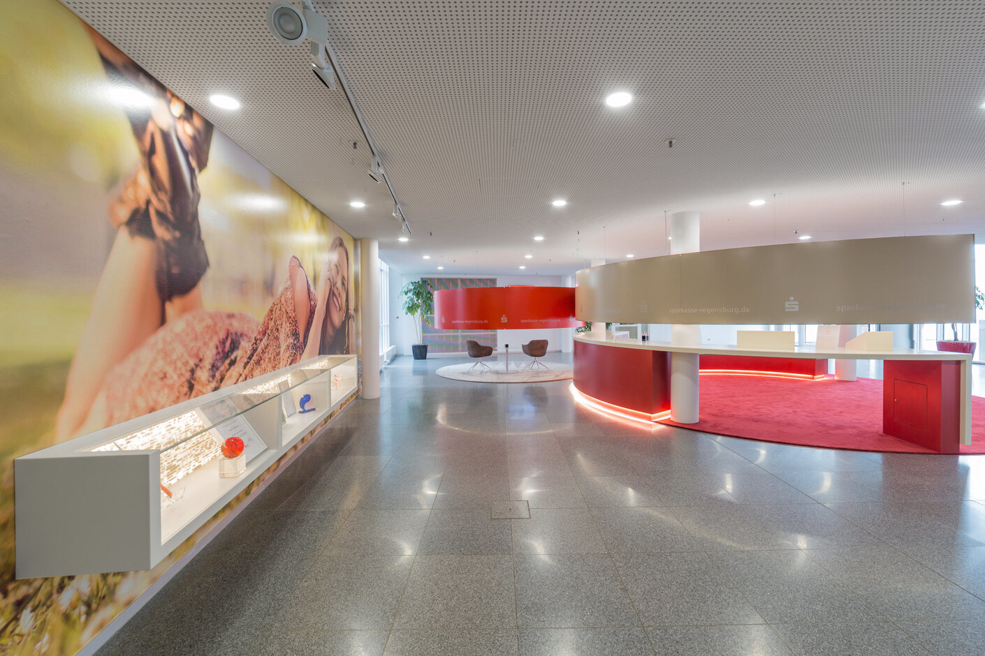 Sparkasse Regensburg 6401. Red Fire, 6501. Cream
