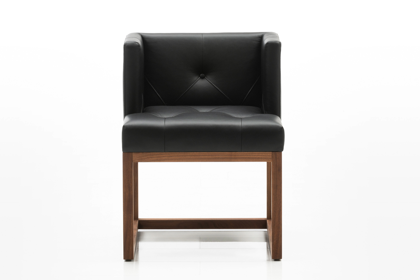 Belami chair button-tufted