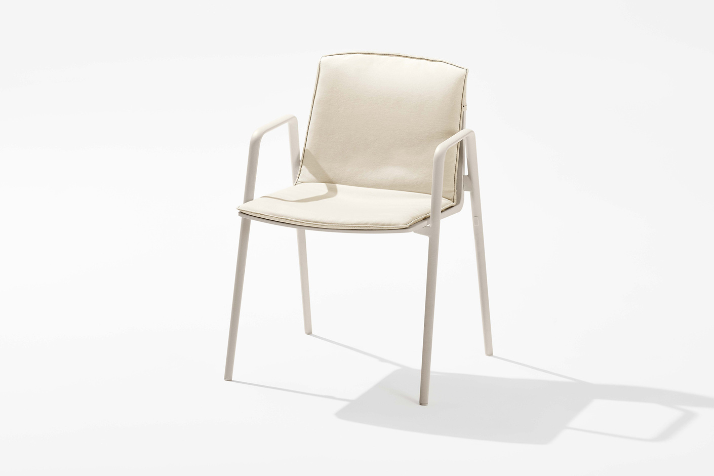 Zebra chair with armrests