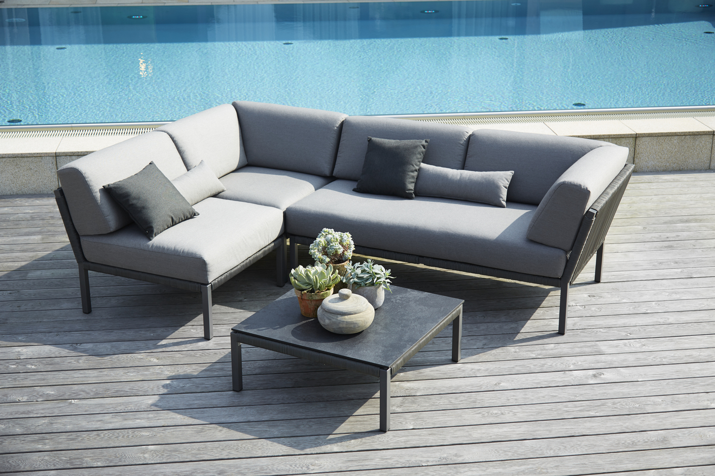 Club coffee table 30