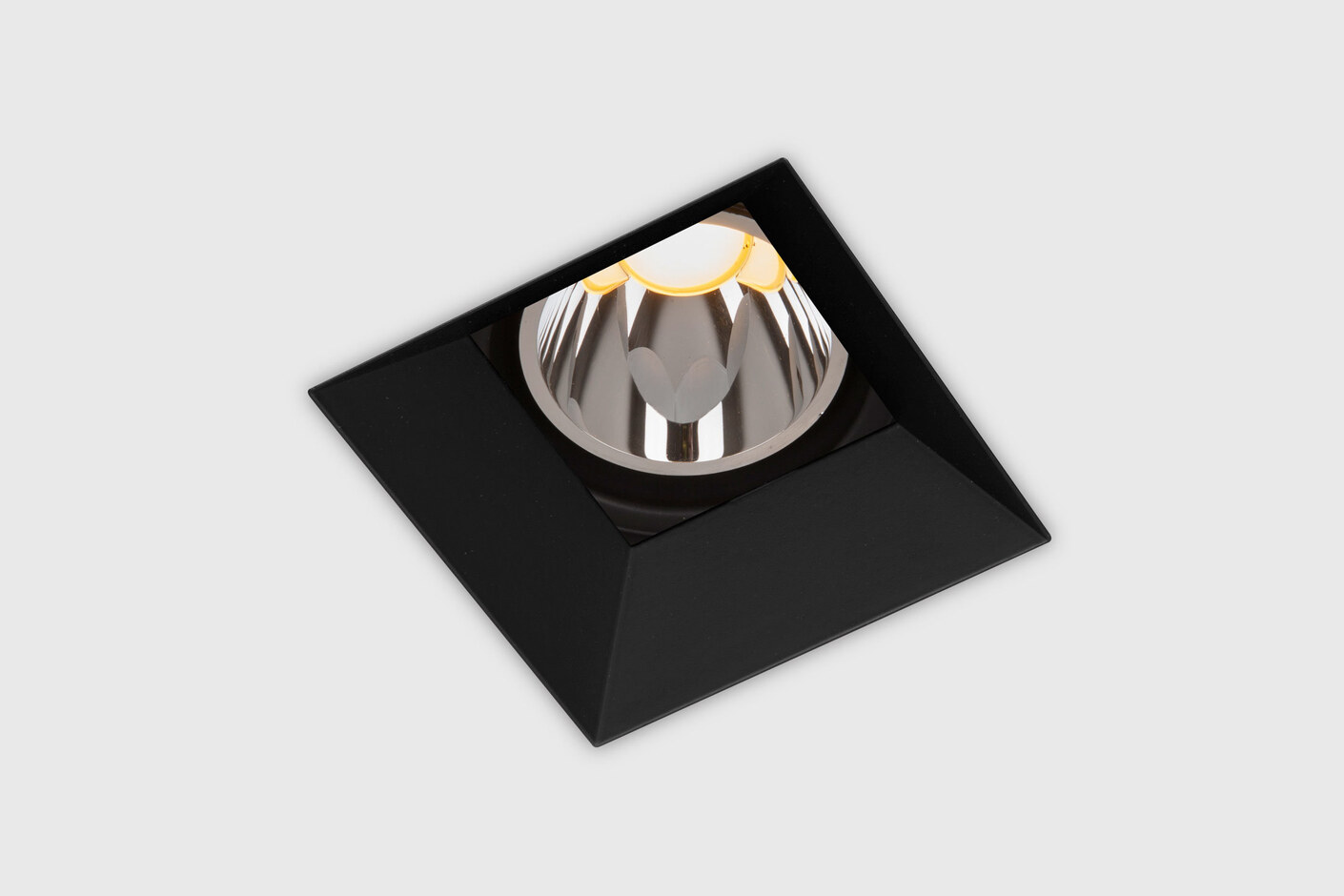 Down in-Line 80 downlight