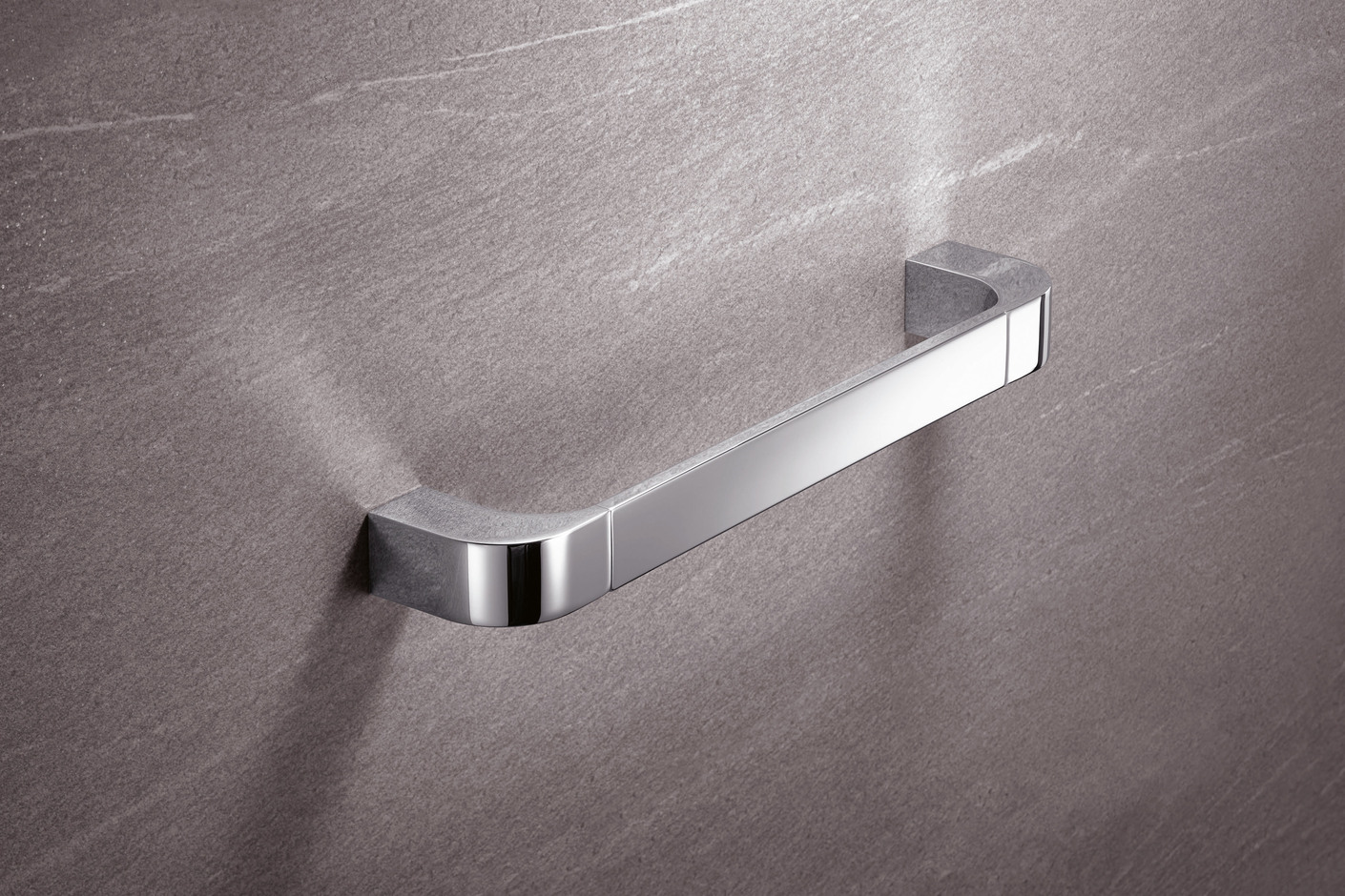 Bath towel rail chrome, c to c 600 mm