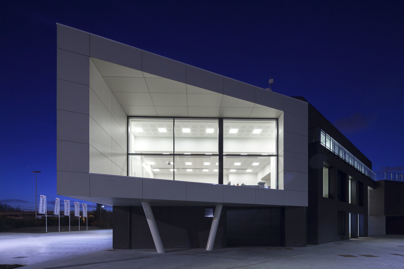 In-tile workspace lighting