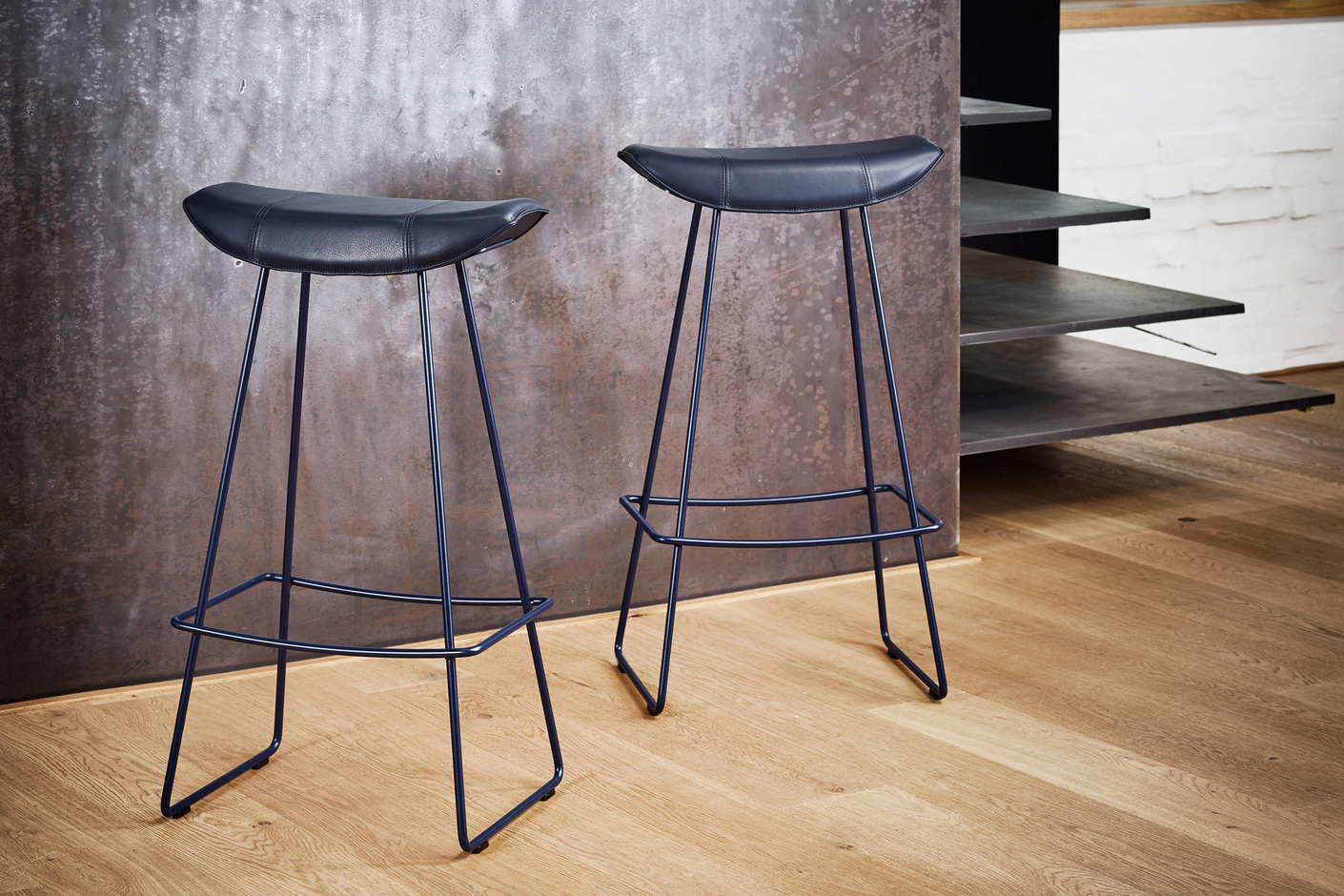 Kya Barstool mit Drahtgestell