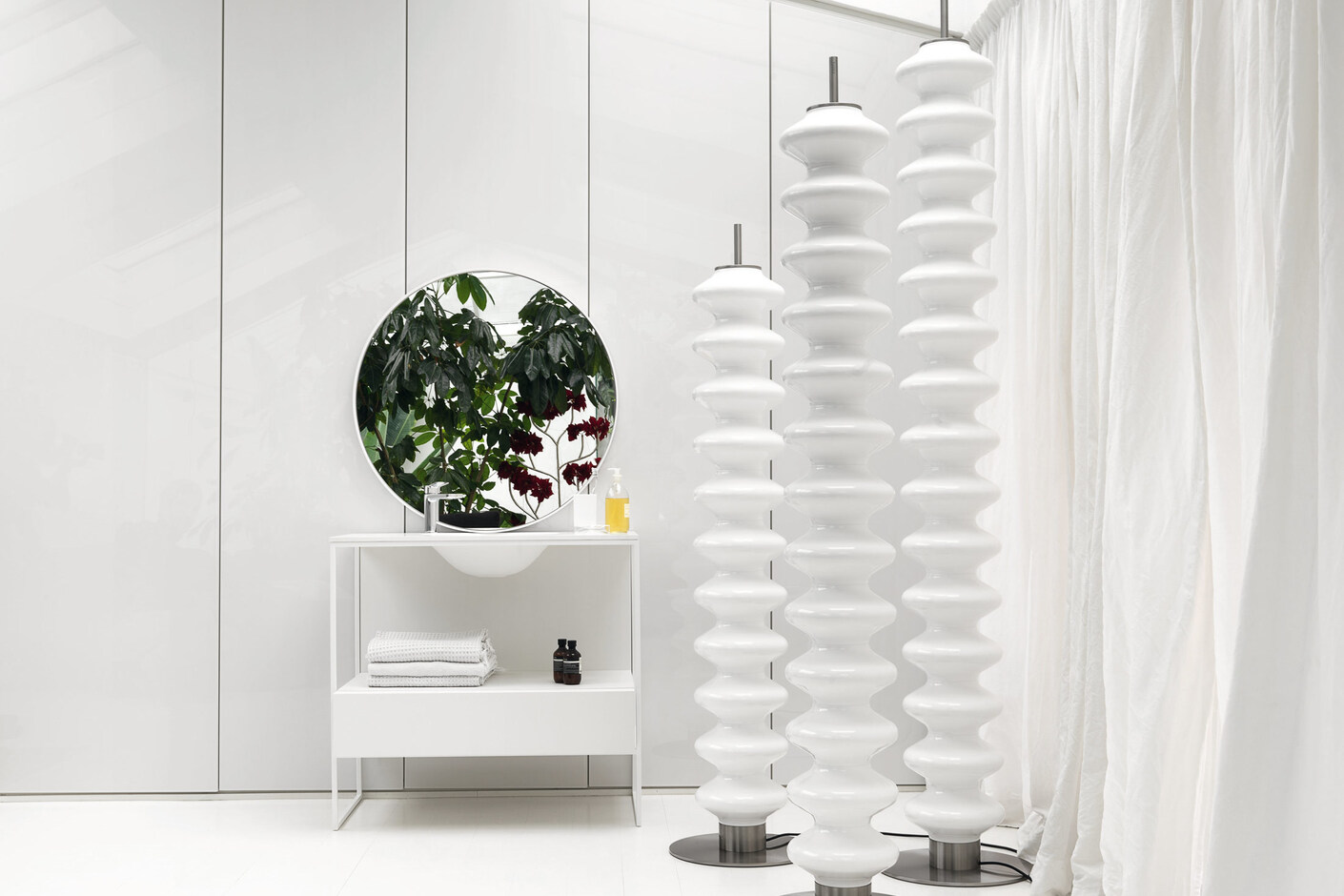 Milano Free-standing