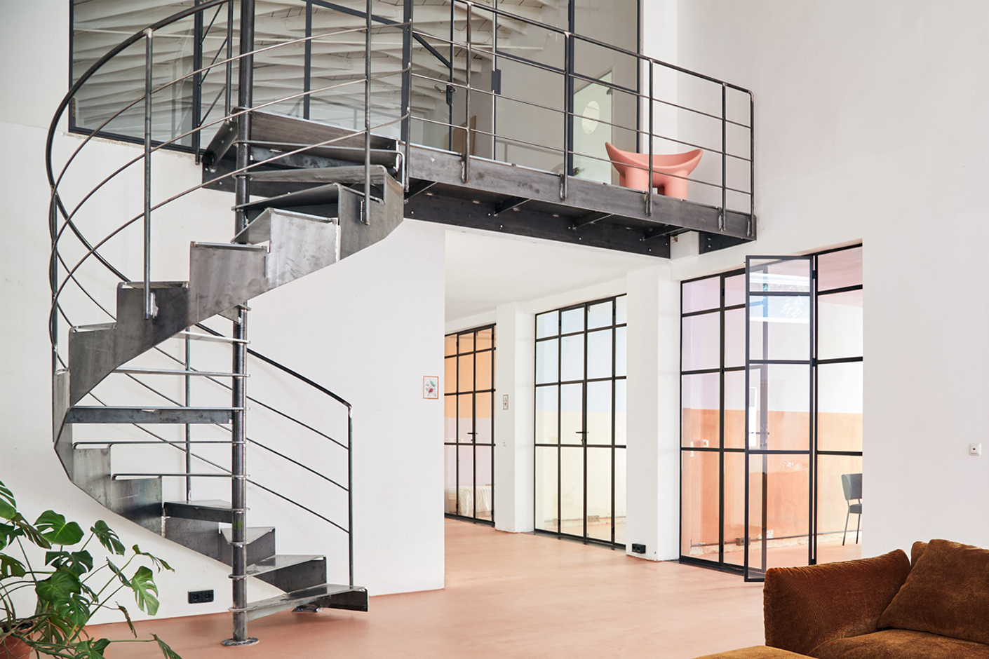 Spitzbart: CUT IT! Spindeltreppe von Max Wehberg