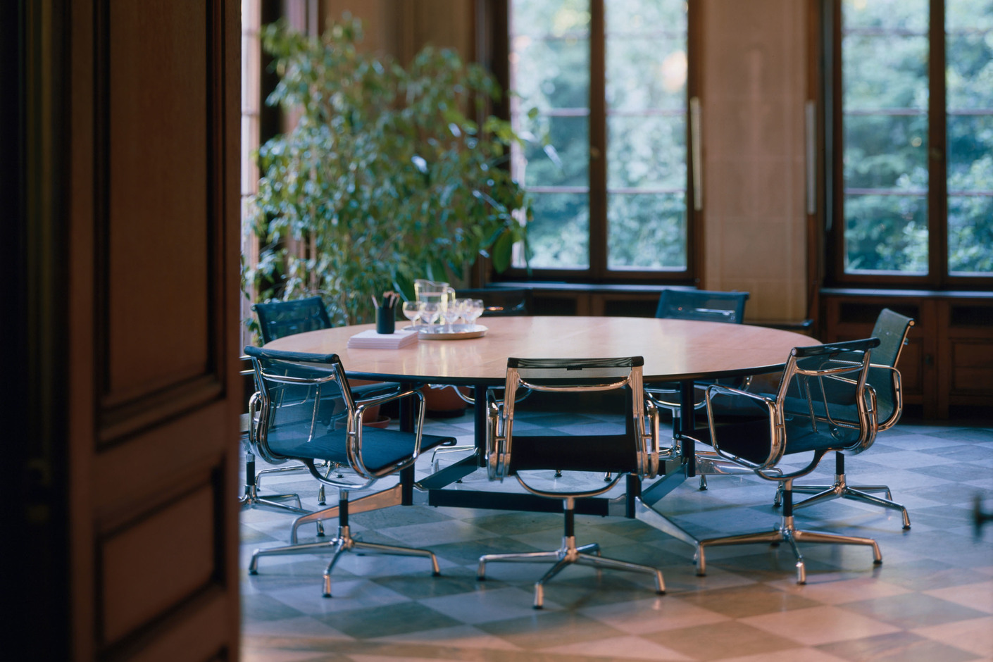 Office swivel chairs