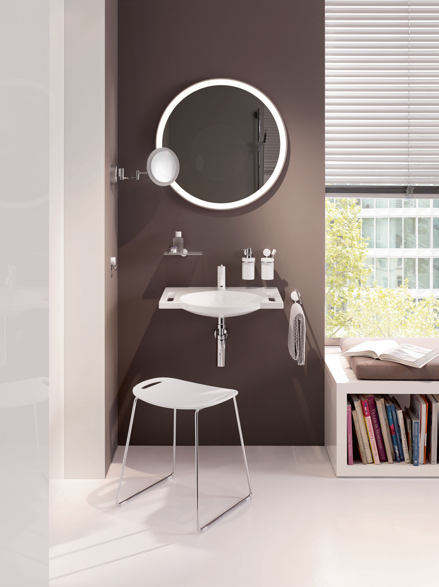 Cosmetic mirror, illuminated