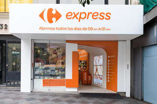 Carrefour Express Madrid 6301. Fruit, 4102. Extreme Light  by  KRION