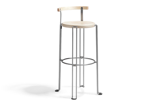 B4-82  by  Blå Station