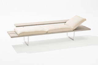 Orizon chaise longue  by  Fast