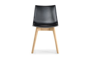 Nava four-legged chair  by  Girsberger