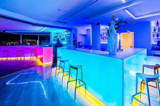Hotel THB Ocean Ibiza 4102. Extreme Light, 1100. Snow White  by  KRION
