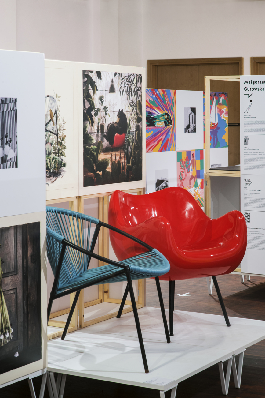 Dürfen in den "ABCs of polnish Design" nicht fehlen: Der Outdoor-Sessel mit Stahlgestell von Teresa Kruszewska von 1958 und der "RM58", ebenfalls aus dem Jahr 1958 von Roman Modzelewski, der mit seiner organischen Form und dem Überzug aus glasfaserverstärktem Polyester zu seiner Zeit konkurrenzlos war.