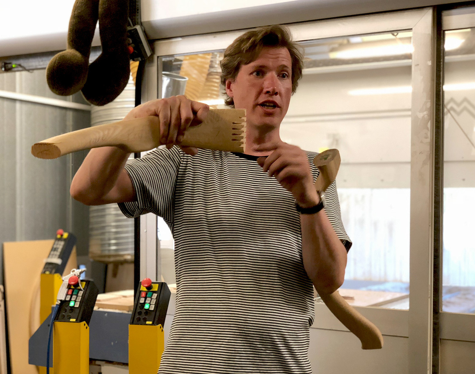 Master craftsman Kasper Holst Pedersen guides through the work of PP Mobler