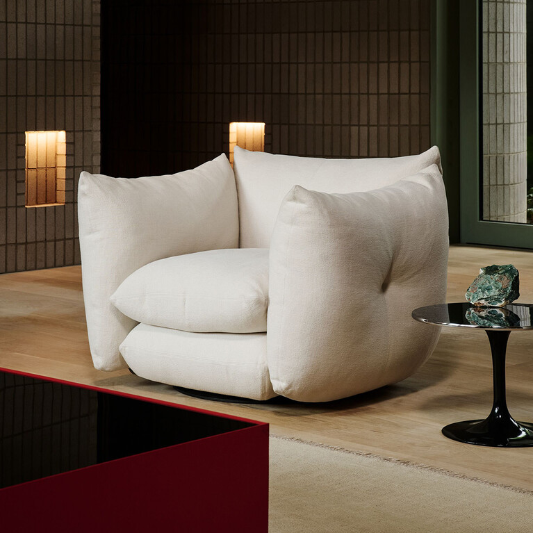 Perron Pillo Lounge Chair