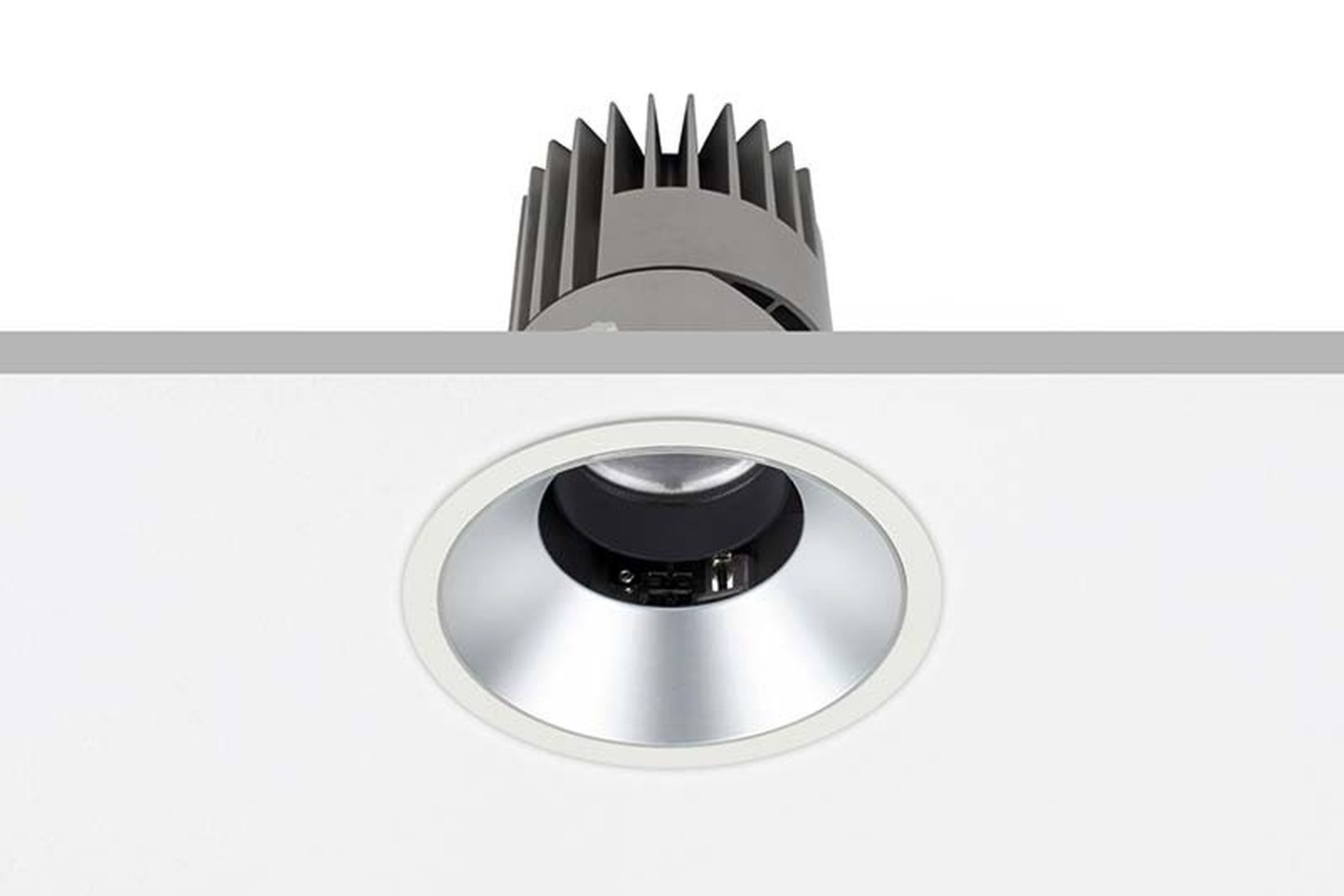 PERFORMANCE M STANDARD SPOT ROUND