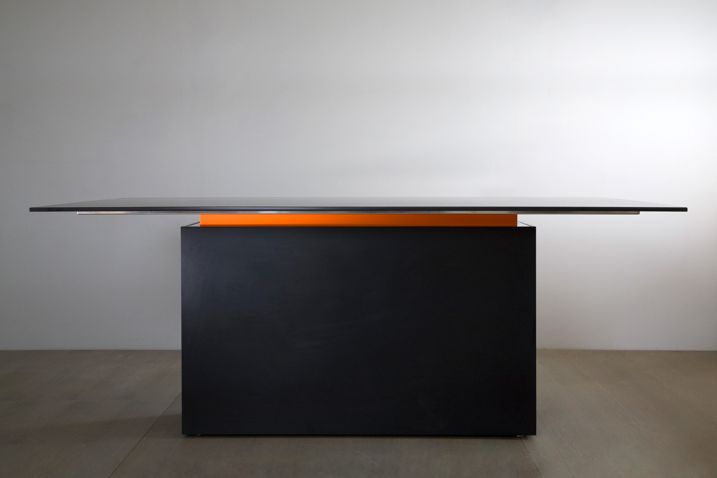 Solid surface table